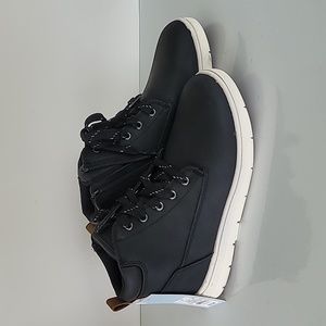 NWT Cat & Jack Boys Black/White Boots